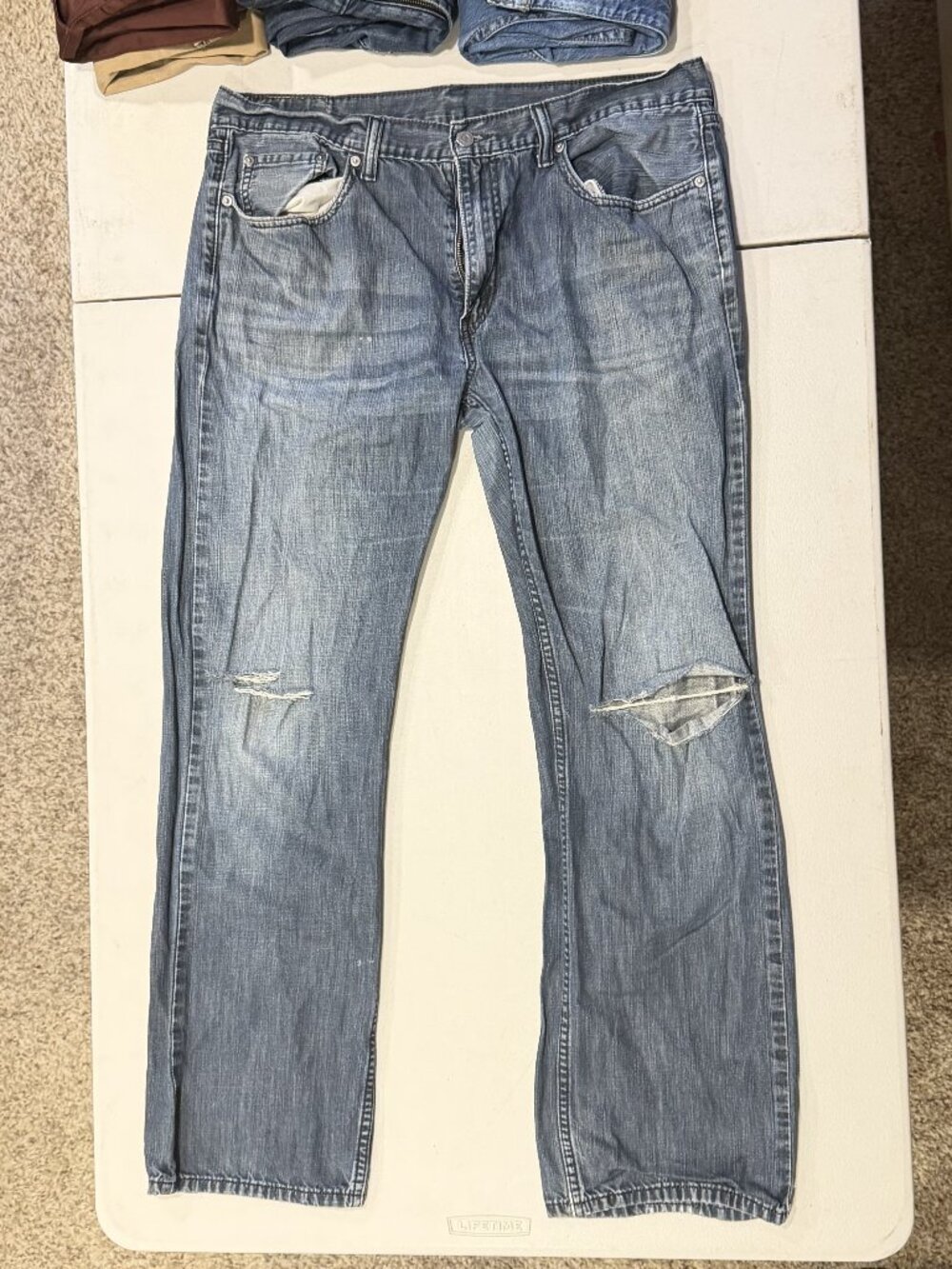 Levi’s 559 Relaxed Straight Distressed Jeans 36x32